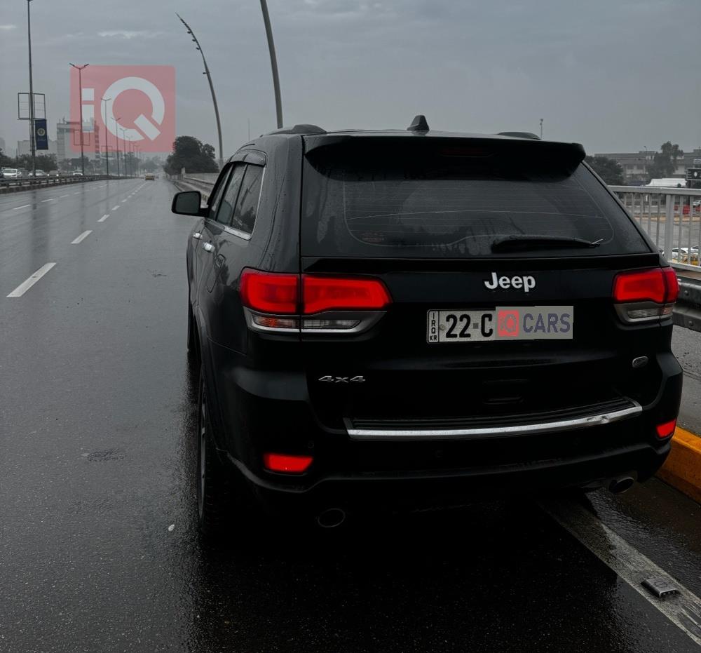 جیپ گراند شیرۆکی